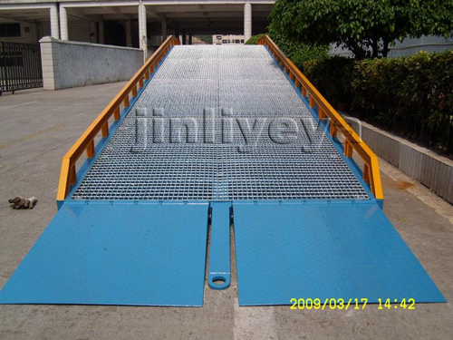 Mobile boarding bridge manufacturer